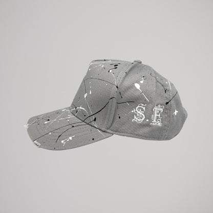 Cappellino Grigio Schizzi Bianchi e Neri